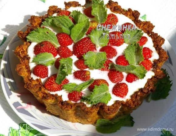 Готовый тарт вынимаем из формы. Украшаем мятой или по своему усмотрению.