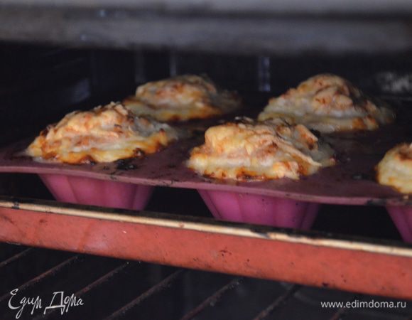 выпекаем 40 минут при 190 градусах. Готовые корзиночки надо остудить немного, чтобы пюре схватилось!