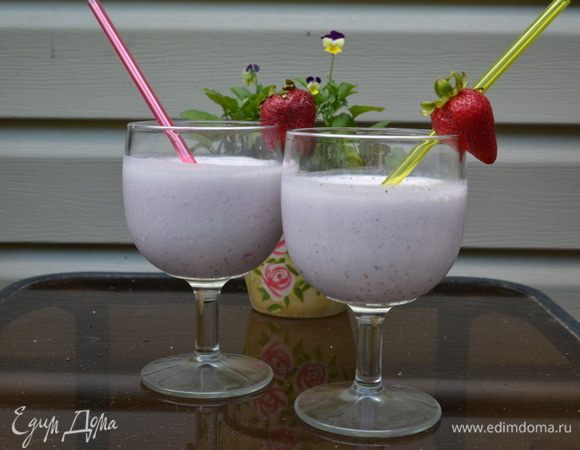 Выливаем в бокалы и наслаждаемся. 