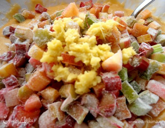 Сначала я добавила только чайную ложку имбиря... не спешите, чтобы не испортить кекс!