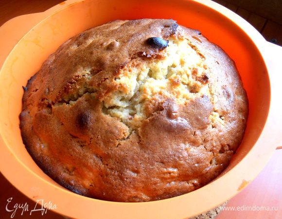 Всего провёл кекс в духовке 45 минут,пока в центре протыкания палочкой,она не станет сухой. Радуюсь,когда в кексе появляется художественная трещина!