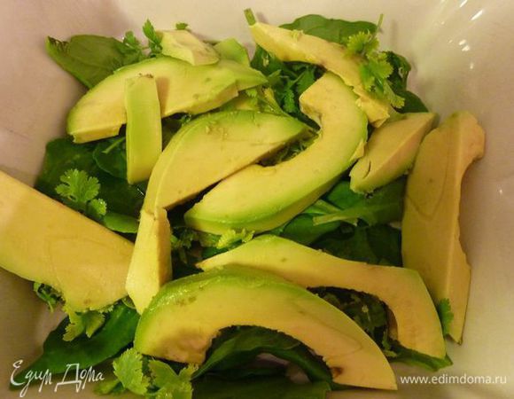 сверху авокадо