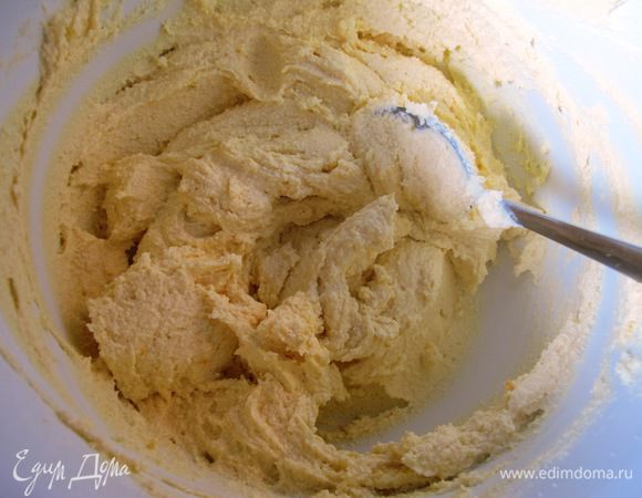 






Тщательно перемешиваем. Разогреваем духовку до 180 градусов.