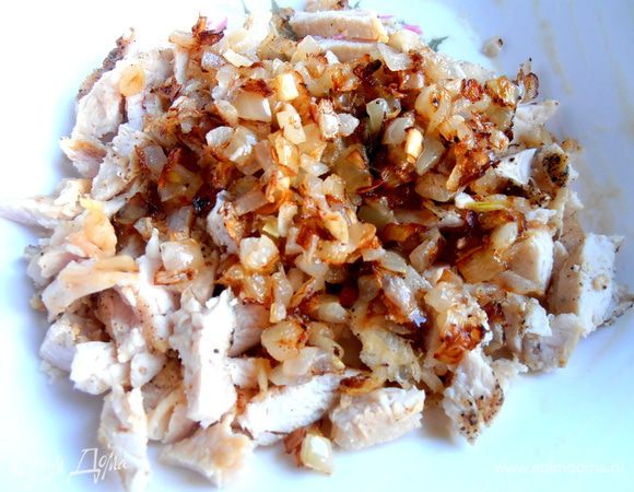 Отправляем лук к курице...