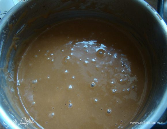 Смешать все ингредиенты; муки берем столько, сколько потребуется до густоты сметаны