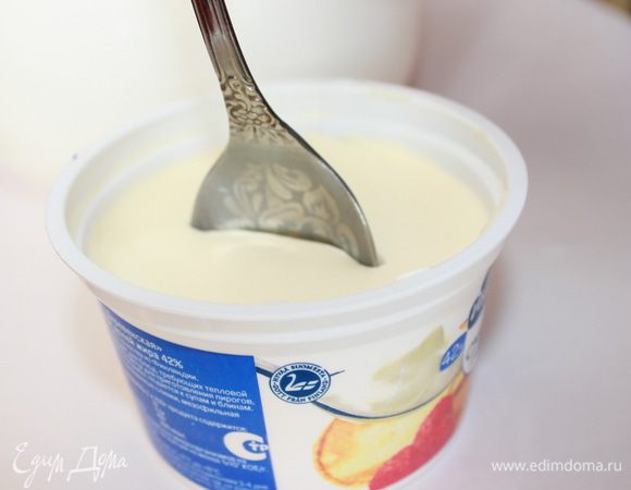 Сметану берите самую жирную, чтобы "ложка стояла". 