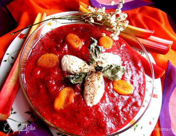 Подаём в охлаждённом виде...,а творожных кнедликов можно и побольше))) Они отлично дополняют друг друга: творожная нежность с ароматной кислинкой!!!