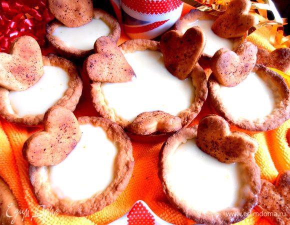 Втыкаем в каждую печенье... (это я уже от себя добавила, в рецепте у Джейми никакого печенья не было!)