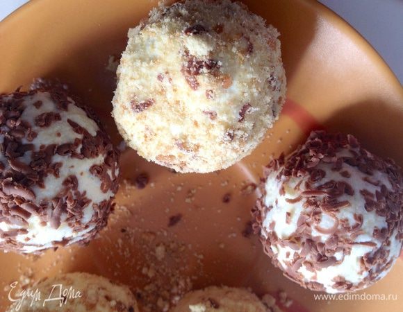 Готовые шарики хранить в холодильнике до подачи на стол!!!