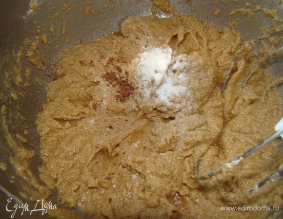 Добавляем в масло ваниль.