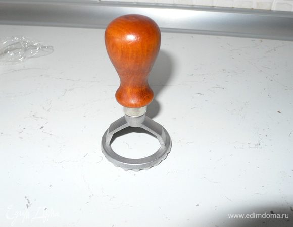 формочка в виде кольца. 