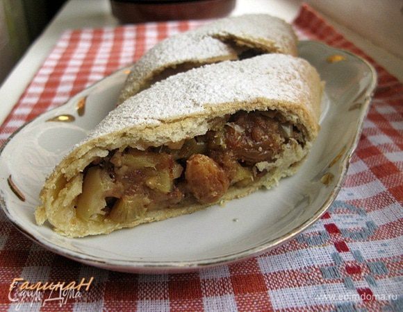 Этот штрудель был не первым. Первый вот этот http://www.edimdoma.ru/retsepty/38630-venskiy-yablochnyy-shtrudel по рецепту Надежды.