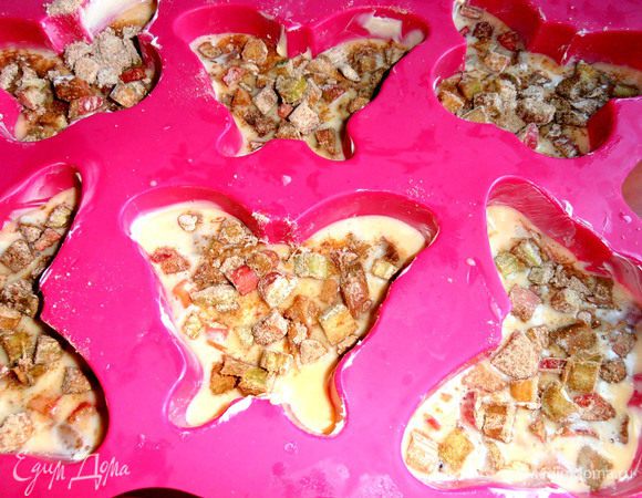 Сверху добавляем ароматную начинку...