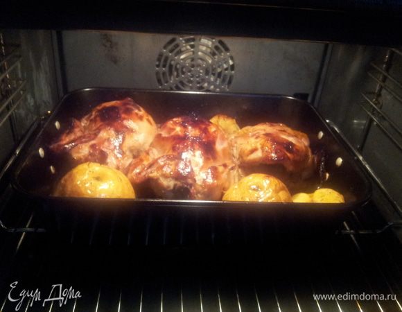 И в духовку на 40 мин 180. 
За 10 мин до готовности намазать цыплят кисточкой медом побольше, побольше
и под гриль на 220
Вот как-то так. Удачи!