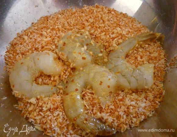 И переложить и обмокать смесью панко, слегка прижимая .