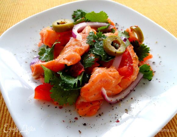 Перед подачей добавьте крупно нарезанную кинзу. А дальше — наслаждайтесь вкусом!