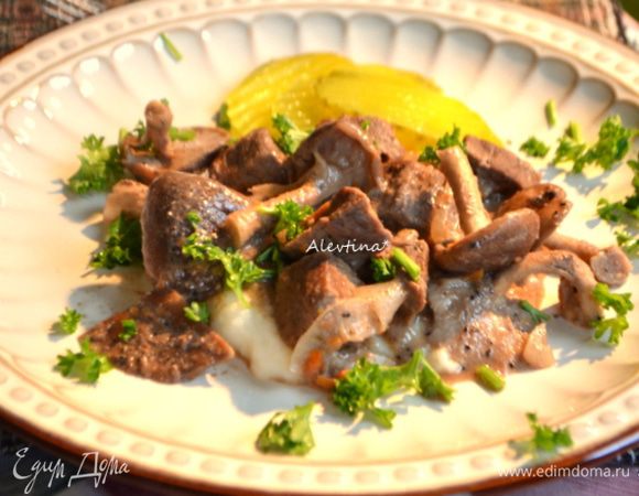 Подаем с гарниром и рубленной зеленью по желанию. Приятного аппетита.