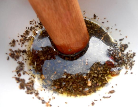 И растираем весь состав в ступке!