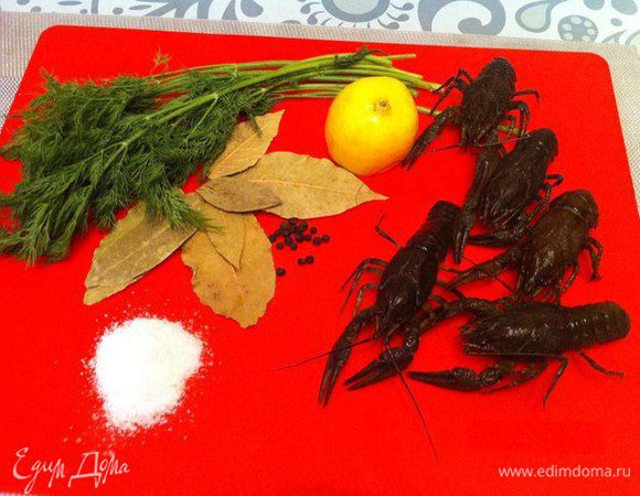 Хорошо промыть раков в воде