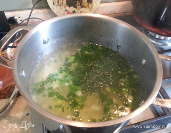 теперь положить наш приготовленный щавель. Варить минут 7-10
