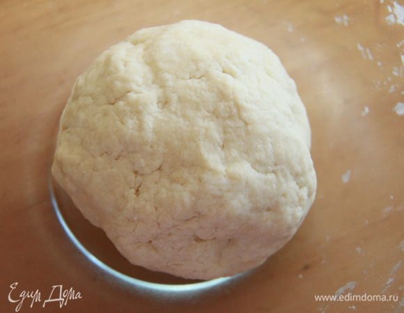 Вымесить тесто, завернуть в пищевую пленку и положить тесто в холодильник. 
