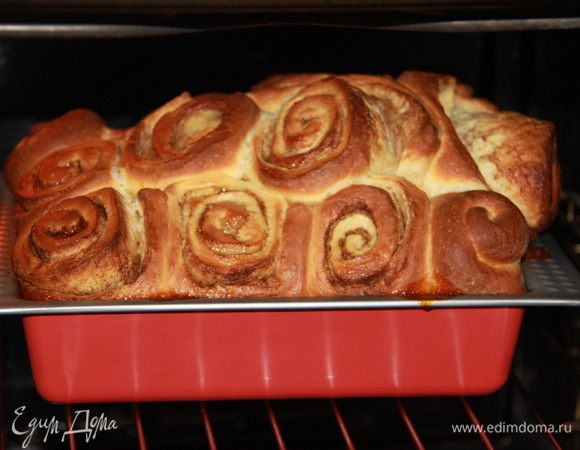 Выпекайте в духовке 25-30 минут.  Мои улитки так вздулись, потому что им не хватило места на противне, надо в следующий раз брать форму побольше!!!