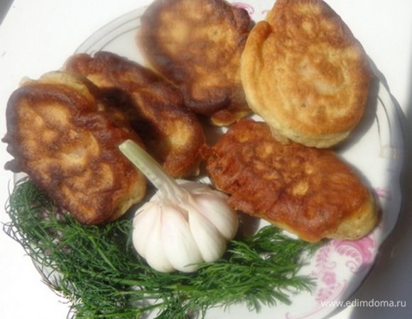 Для терпеливых можно с этим мясом нажарить вкусных оладушков и подать к свекольнику.