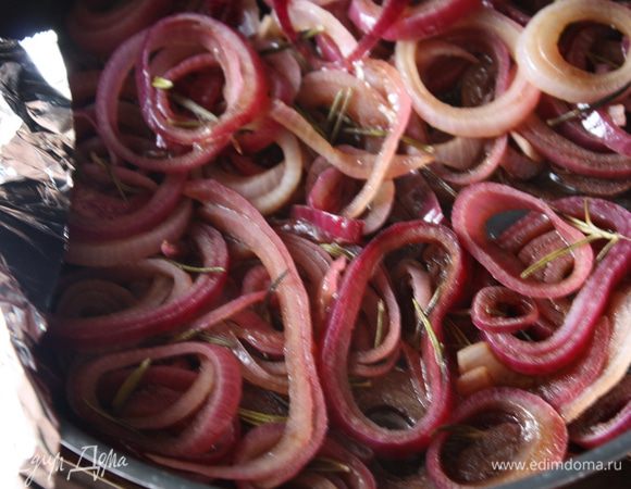 Через полчаса снимаем фольгу и оставляем в духовке еще на 10 минут.