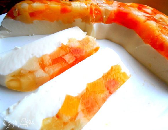 Как вариант украшения и для вкуса, решила использовать остатки от творожного торта-желе...