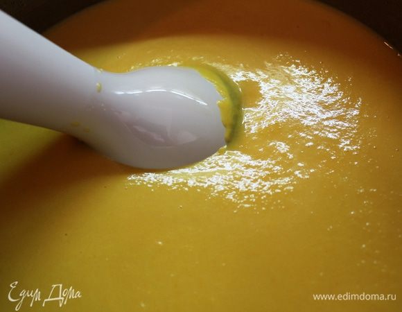 Превратить всю массу в пюре с помощью погружного блендера