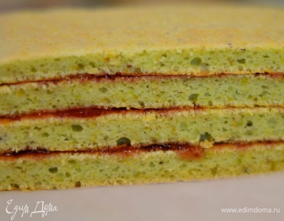 Вот что получается. Отправить в холодильник на 2 часа для застывания. Тем временем можно приготовить бисквит.