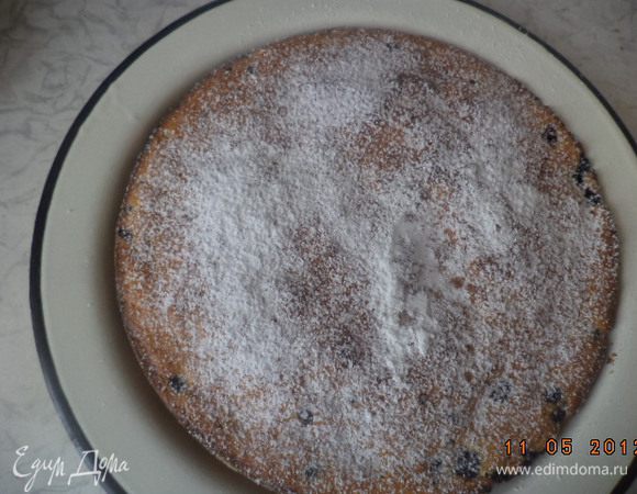 Остывший пирог посыпать сахарной пудрой.                                                       Приятного аппетита!!!