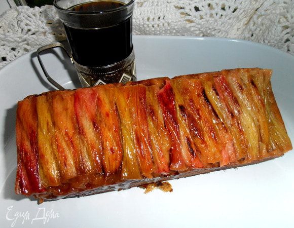 Фото в рецепте было примерно такое..., кекс-перевёртыш))) Ревень просто тает во рту и не подумаешь,что был когда-то кислым и волокнистым)))