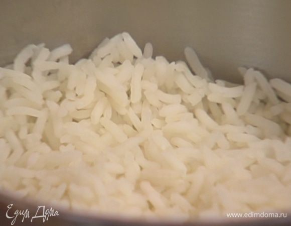 Рис отварить согласно инструкции на упаковке.