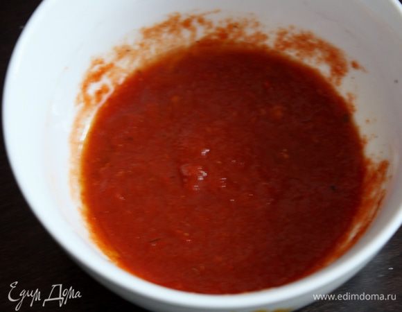 Теперь соус.  Я смешивала 6 ст.л. соуса сацебелеи с 3 ч.л. оливкового масла,посолила и поперчила.