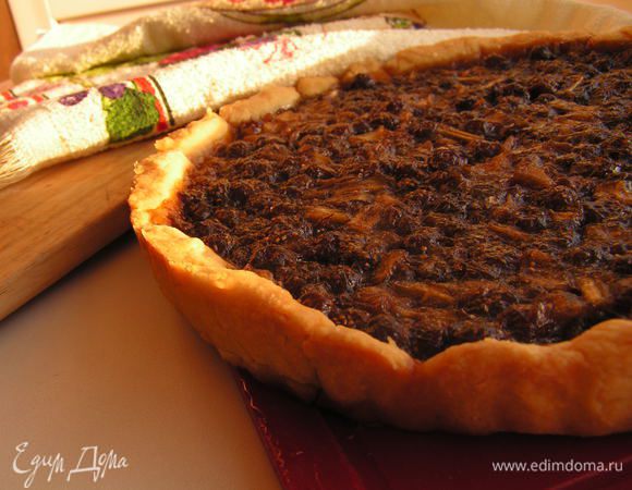 Обязательно дать остыть и незамысловатый, но вкусный и сладкий пирог готов! Приятного аппетита!