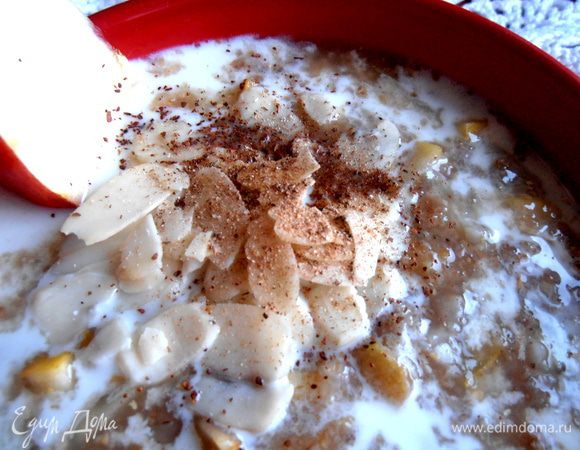 Сверху припорошила из меленки приправы для десертов для аромата)))