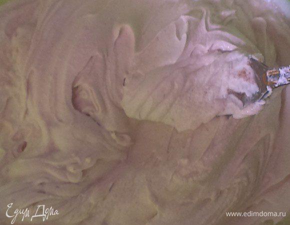 Смешиваем сливочный сыр с сахарной пудрой и лимонным соком