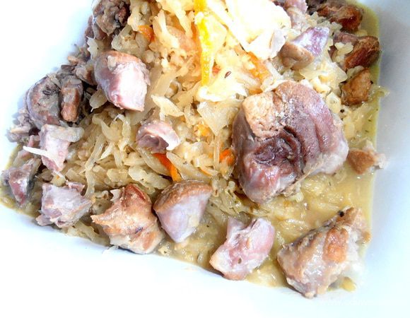 Сверху распределяем мяско...