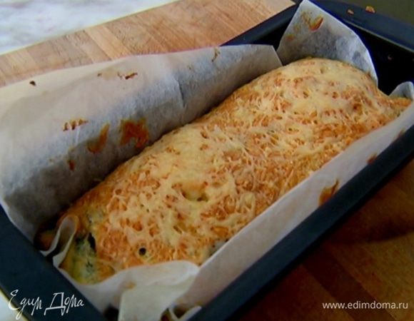 Выпекать хлеб в разогретой духовке 20 минут.