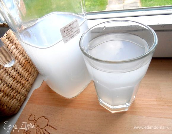 В жару очень приятен берёзовый сок из холодильника...,а если ещё с кислинкой!!!