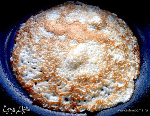 Потом с другой стороны! Не понимаю бледных блинов,поэтому пеку зажаристые всегда)))