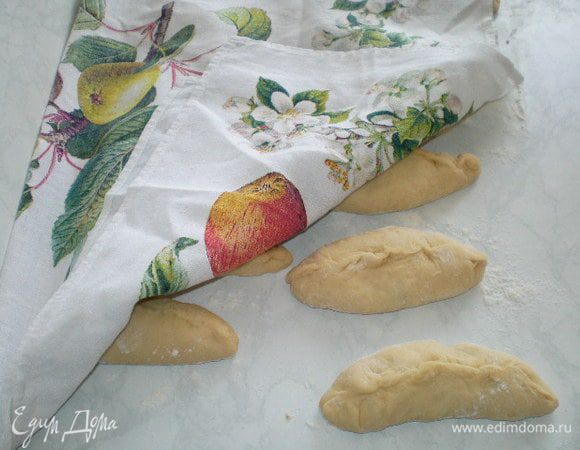 Накрыть полотенцем, оставить  15 минут на расстойку.