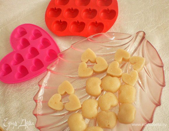 Остудите, выньте из формы.