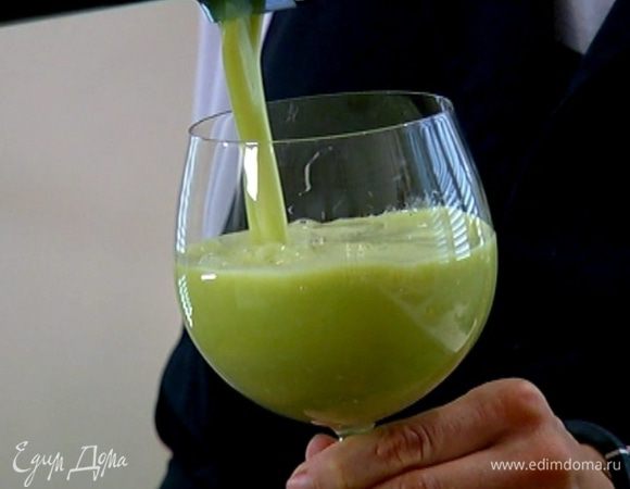 Все ингредиенты пропустить через соковыжималку.