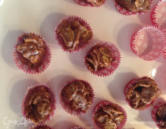 Раскладываем по формочкам. Убираем в холодильник на 30 минут.