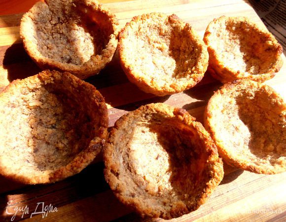 Вынимаем остывшие корзиночки.