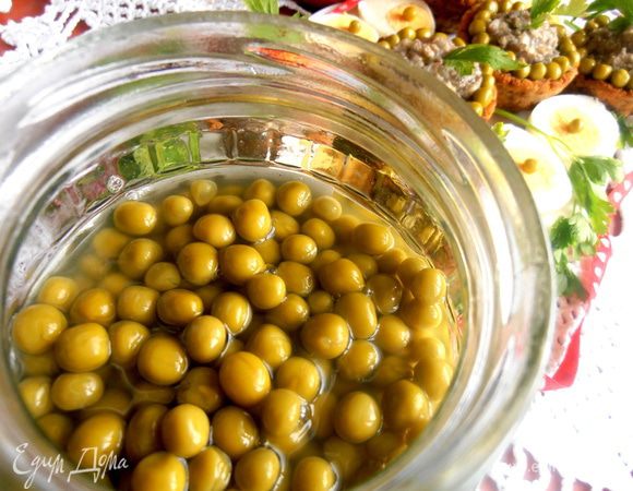 Затем на глаза попалась банка с горошком)))