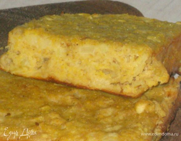 Яблоки и груши нарезать. Смешать сухую и влажную массу и добавить к ней фрукты. Выпекать при 200С до сухой палочки.