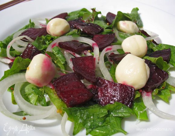 Моцареллу я готовила для этого салата. 